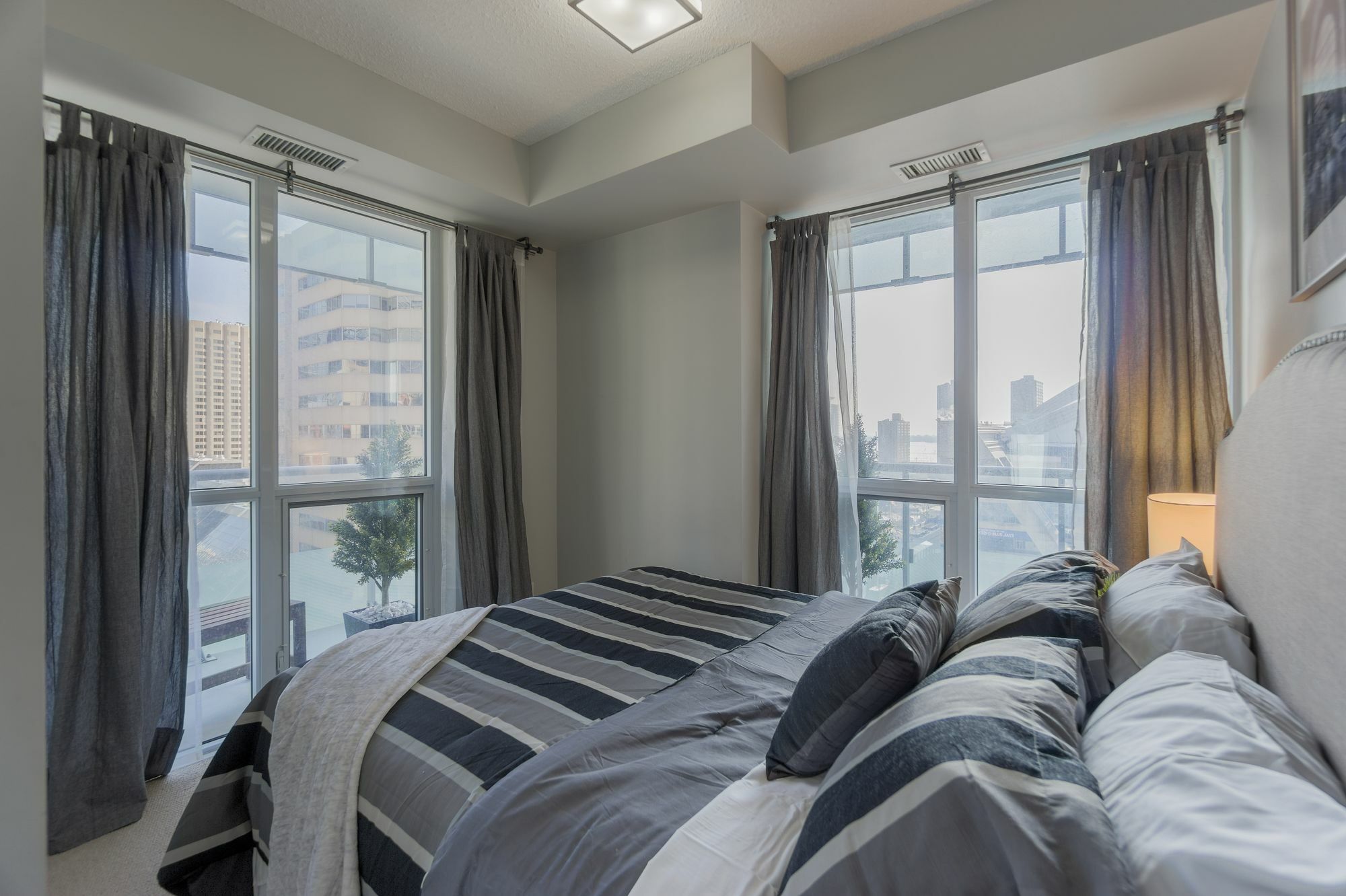 Diamond Suite Toronto Exterior photo